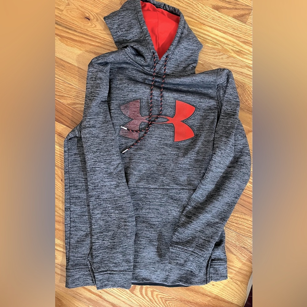 Men’s under armour hoodie. Nice condition